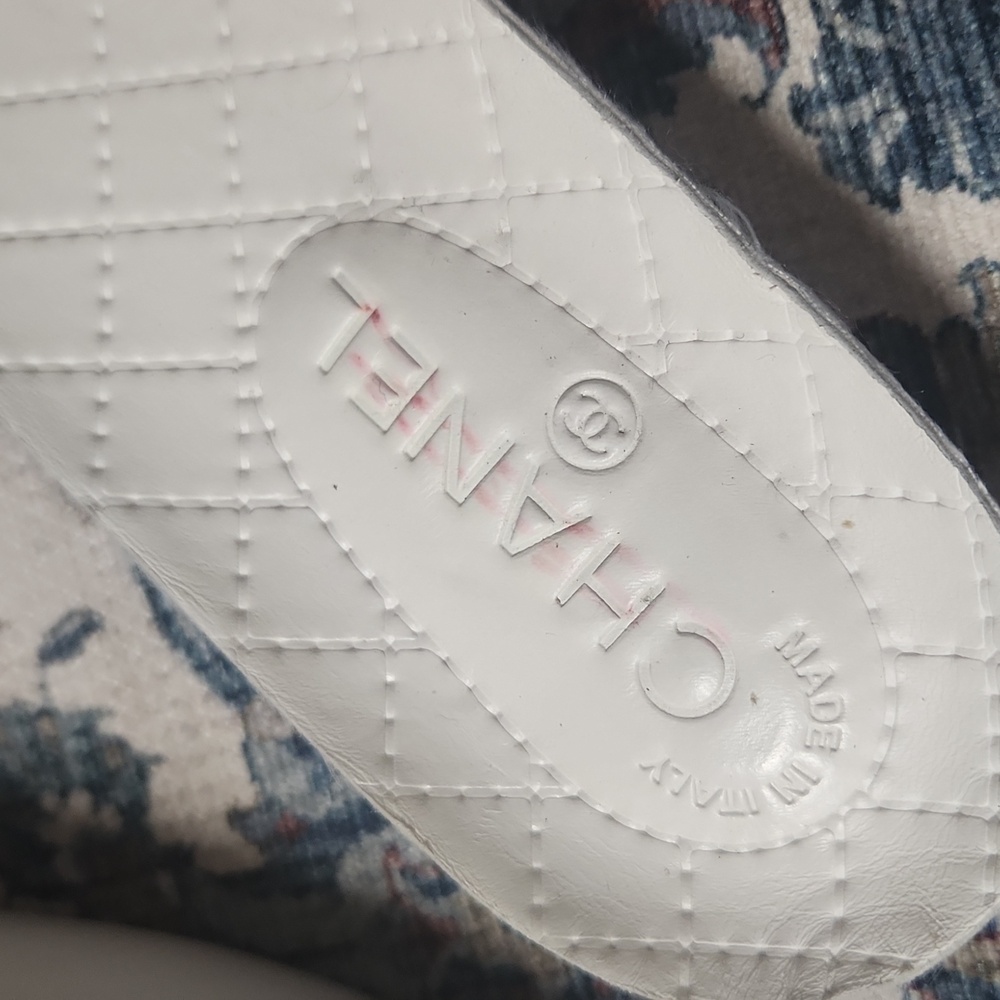 CHANEL Silver and White Sneakers - Picture 6 of 16